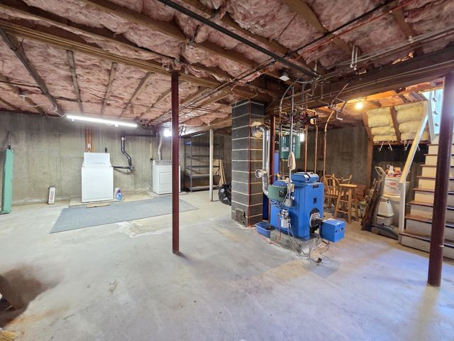 40 Brodeur Ave, Webster, MA 01570