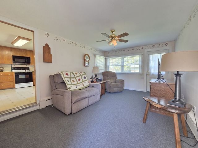 40 Brodeur Ave, Webster, MA 01570