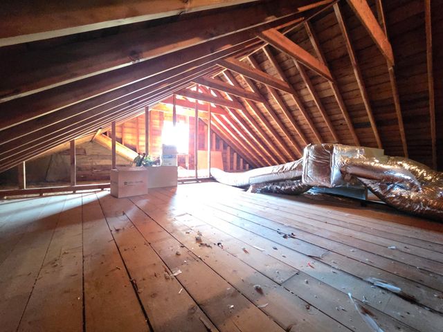 40 Brodeur Ave, Webster, MA 01570