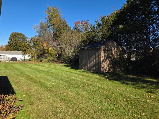 40 Brodeur Ave, Webster, MA 01570