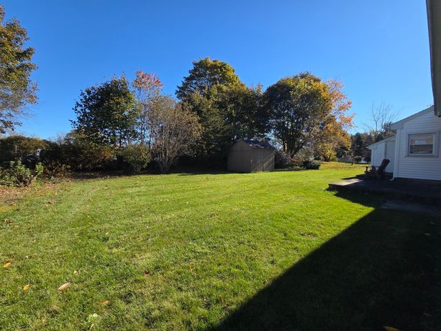 40 Brodeur Ave, Webster, MA 01570