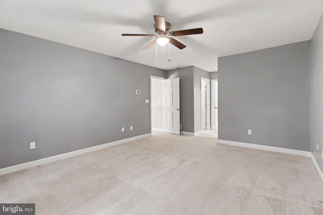 1071 KNOLL DR, Hummelstown, PA 17036
