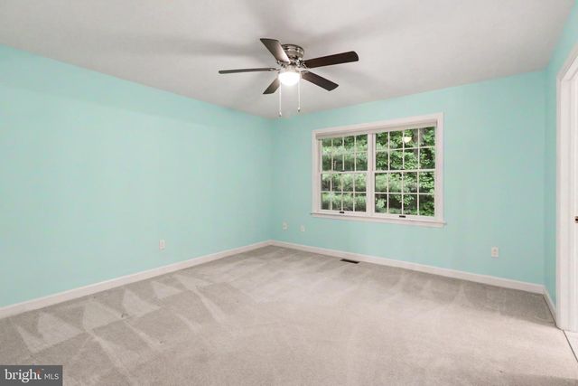 1071 KNOLL DR, Hummelstown, PA 17036