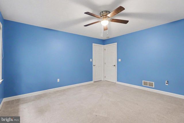 1071 KNOLL DR, Hummelstown, PA 17036