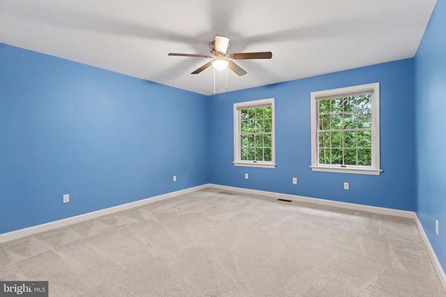 1071 KNOLL DR, Hummelstown, PA 17036