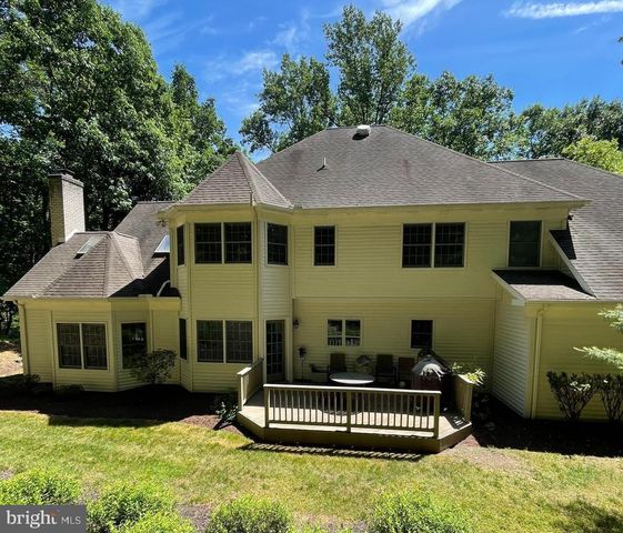 1071 KNOLL DR, Hummelstown, PA 17036
