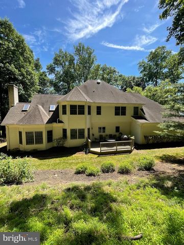 1071 KNOLL DR, Hummelstown, PA 17036