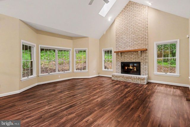 1071 KNOLL DR, Hummelstown, PA 17036