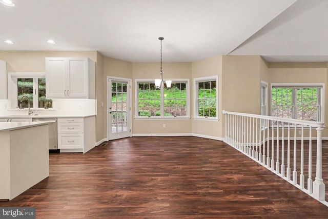 1071 KNOLL DR, Hummelstown, PA 17036