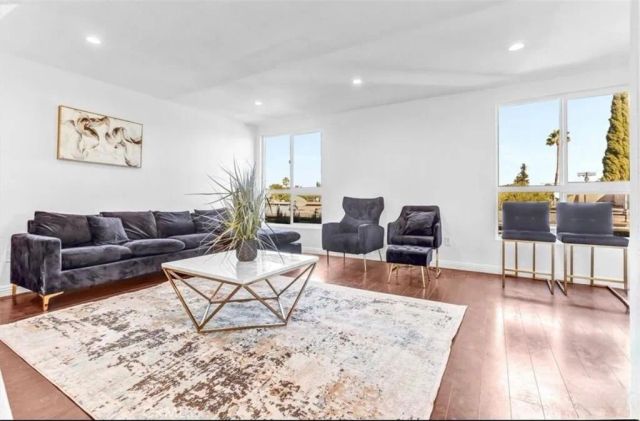 6155 Reseda Blvd 4, Tarzana, CA 91335