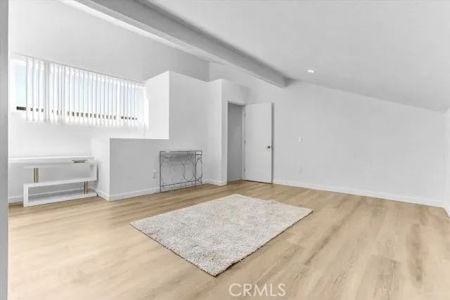 6155 Reseda Blvd 4, Tarzana, CA 91335