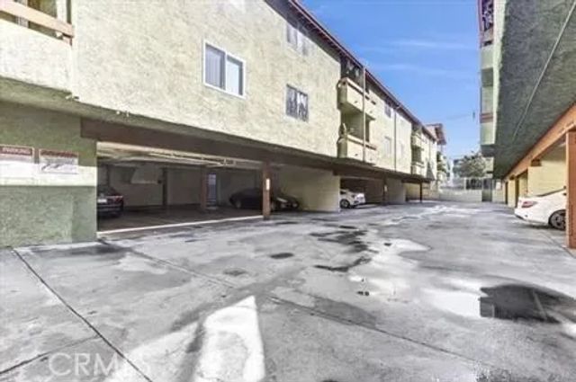 6155 Reseda Blvd 4, Tarzana, CA 91335