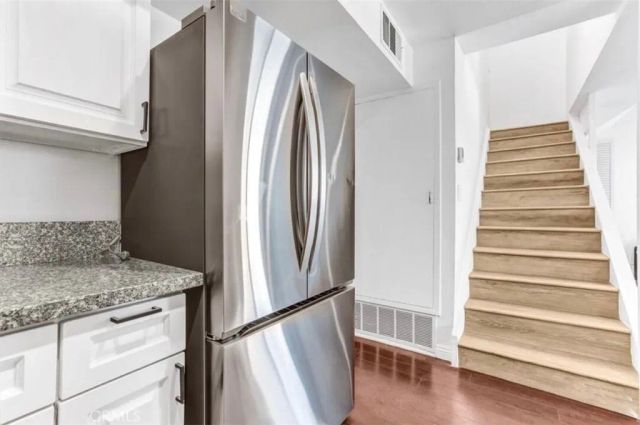 6155 Reseda Blvd 4, Tarzana, CA 91335