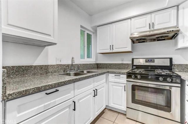 6155 Reseda Blvd 4, Tarzana, CA 91335