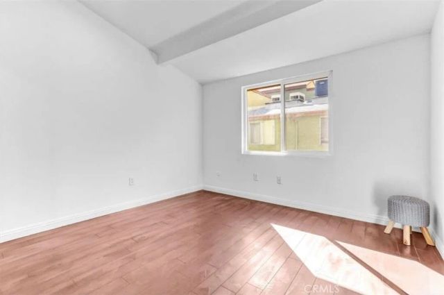 6155 Reseda Blvd 4, Tarzana, CA 91335