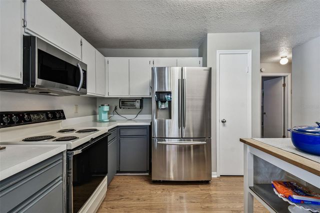 9210 DAYFLOWER DRIVE, Tampa, FL 33647