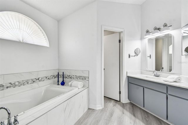 9210 DAYFLOWER DRIVE, Tampa, FL 33647