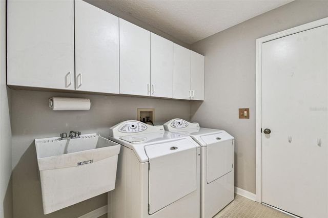 9210 DAYFLOWER DRIVE, Tampa, FL 33647