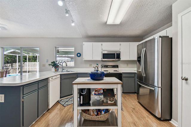 9210 DAYFLOWER DRIVE, Tampa, FL 33647