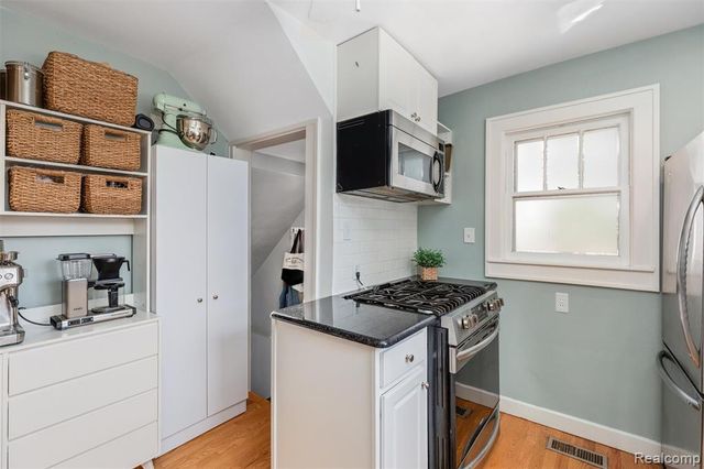 1208 Villa Road, Birmingham, MI 48009