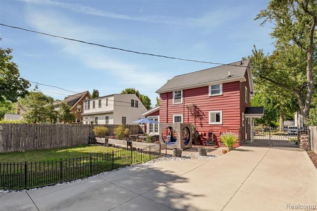 1208 Villa Road, Birmingham, MI 48009