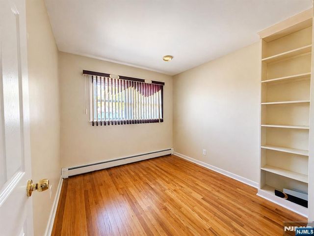 60 Sergent Court, Bergenfield, NJ 07621