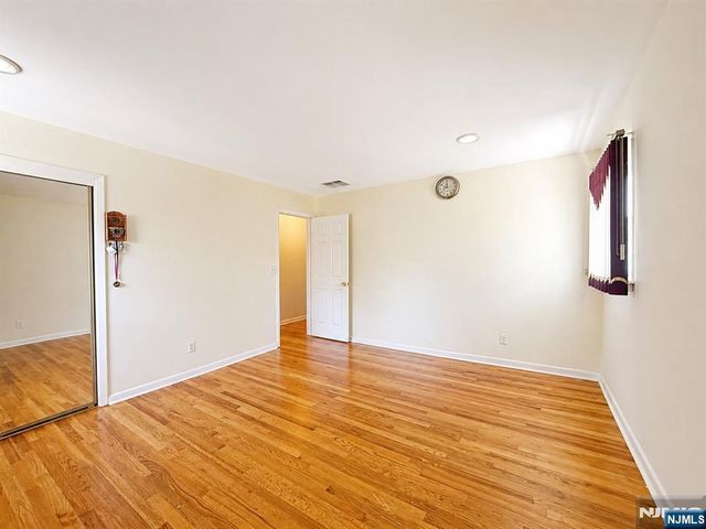 60 Sergent Court, Bergenfield, NJ 07621