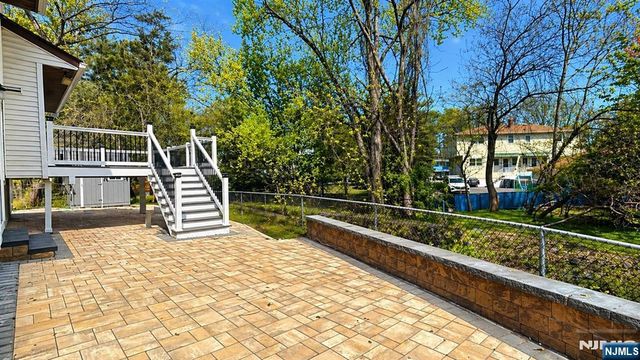 60 Sergent Court, Bergenfield, NJ 07621