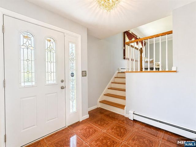 60 Sergent Court, Bergenfield, NJ 07621