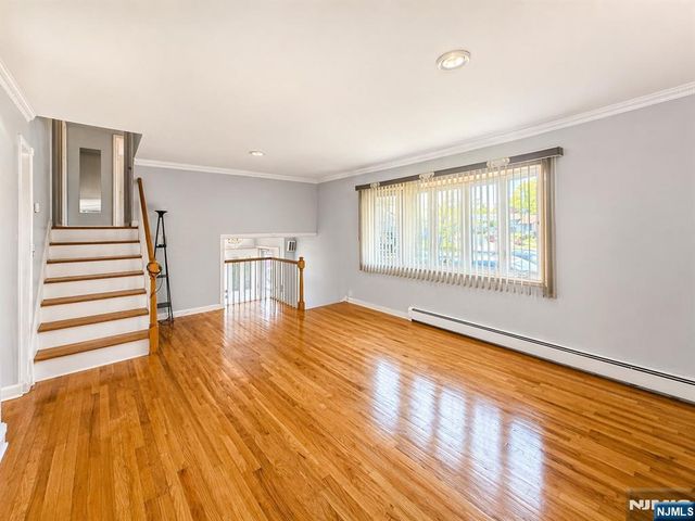 60 Sergent Court, Bergenfield, NJ 07621