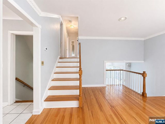 60 Sergent Court, Bergenfield, NJ 07621