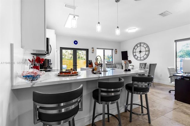 407 NW 9th Ct, Homestead, FL 33030