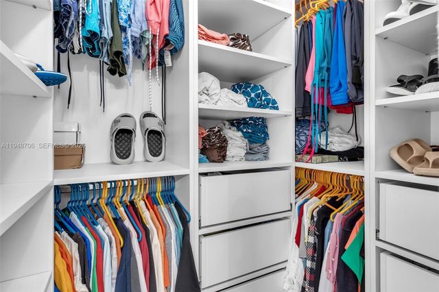 407 NW 9th Ct, Homestead, FL 33030