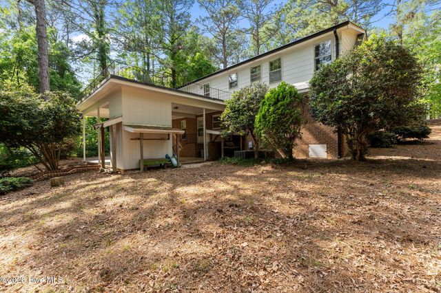 1123 N Fort Bragg Road, Southern Pines, NC 28387