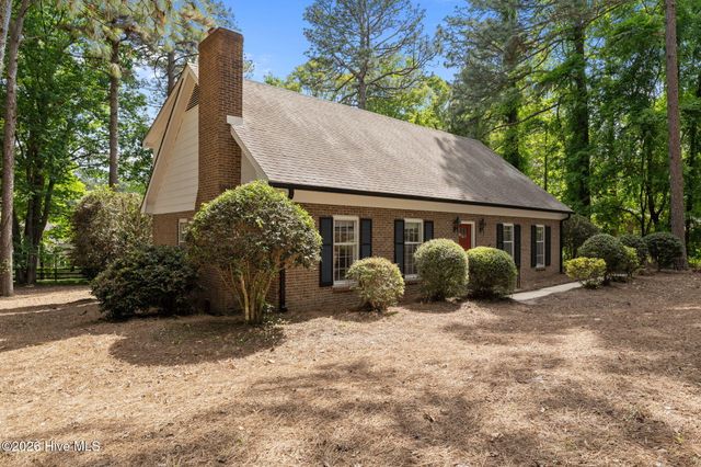 1123 N Fort Bragg Road, Southern Pines, NC 28387