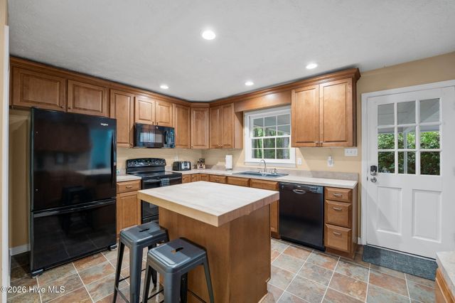 1123 N Fort Bragg Road, Southern Pines, NC 28387