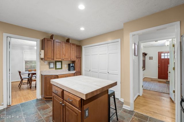 1123 N Fort Bragg Road, Southern Pines, NC 28387
