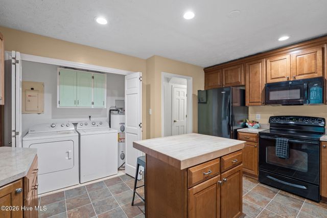 1123 N Fort Bragg Road, Southern Pines, NC 28387
