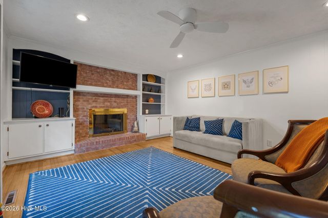 1123 N Fort Bragg Road, Southern Pines, NC 28387