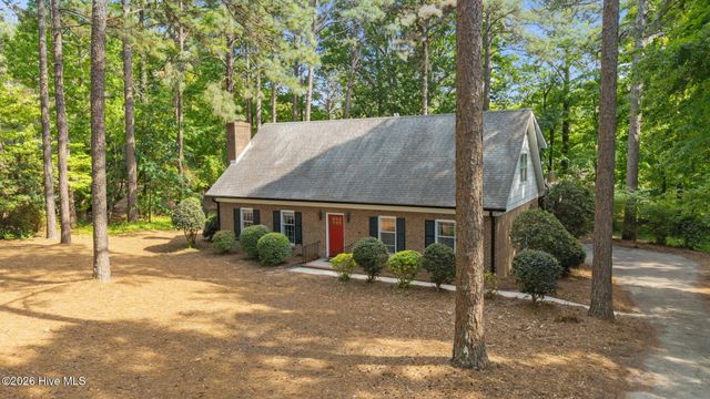 1123 N Fort Bragg Road, Southern Pines, NC 28387
