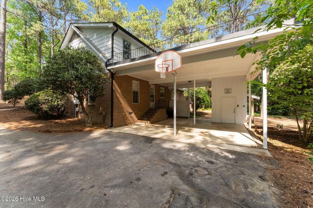 1123 N Fort Bragg Road, Southern Pines, NC 28387