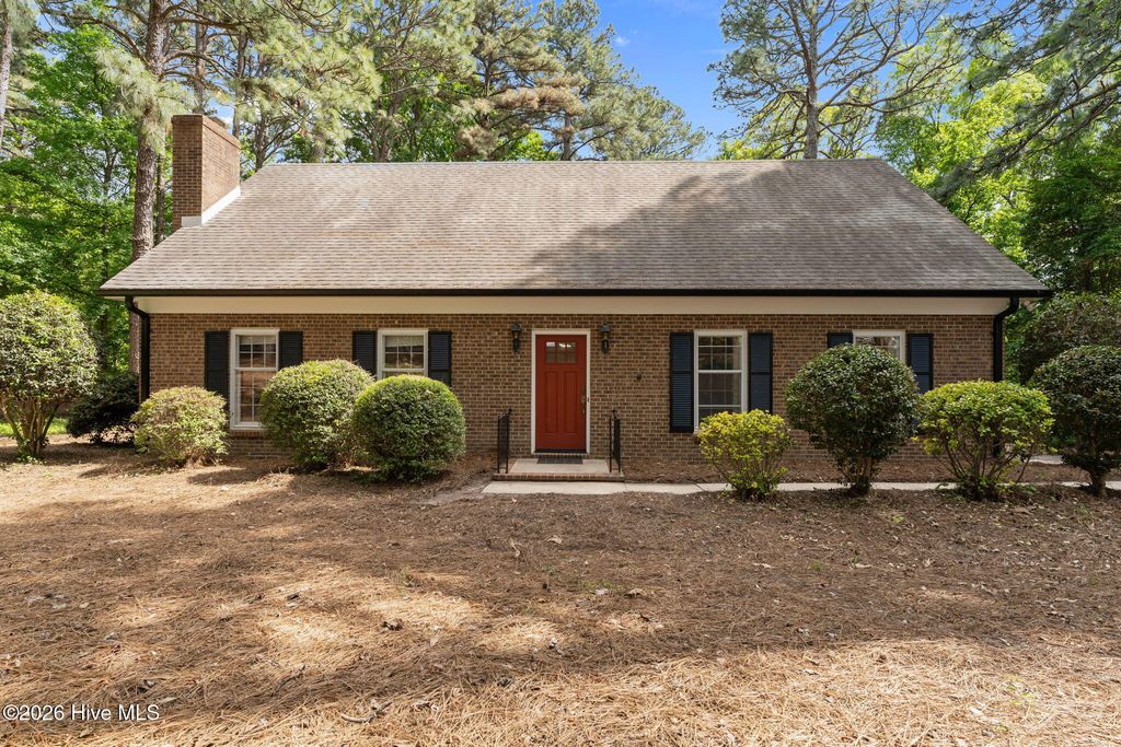 1123 N Fort Bragg Road, Southern Pines, NC 28387