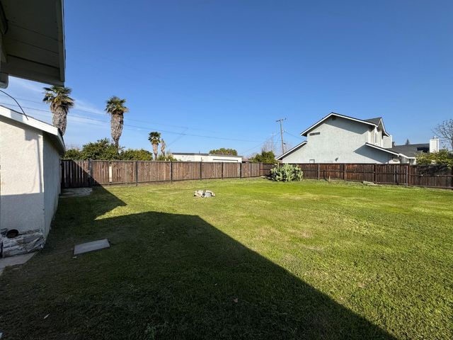 1650 N Olive Ave, Turlock, CA 95382