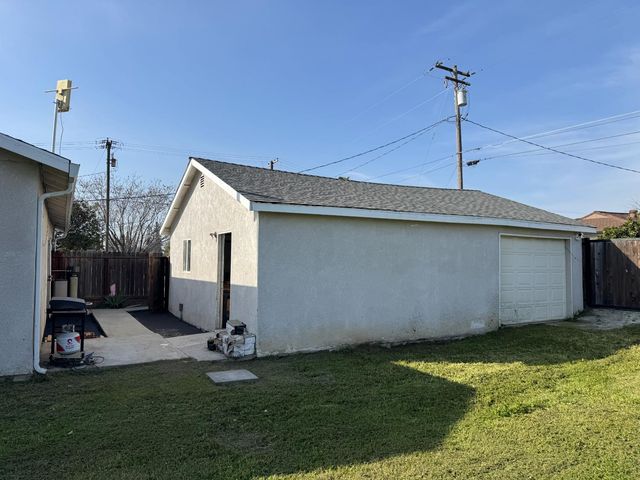 1650 N Olive Ave, Turlock, CA 95382