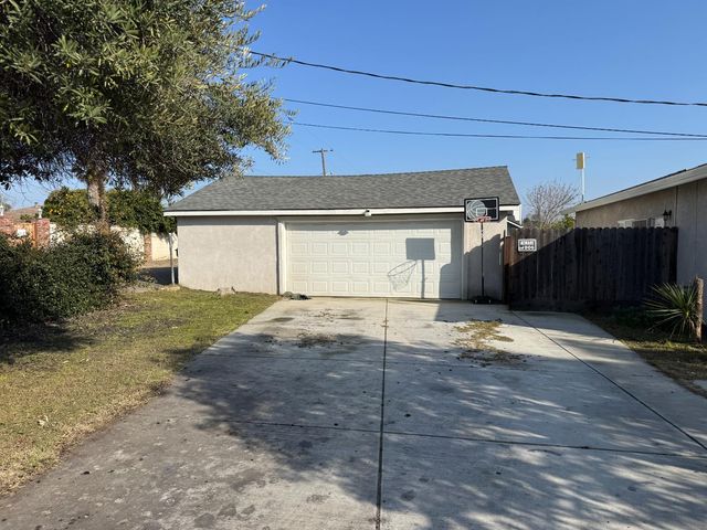 1650 N Olive Ave, Turlock, CA 95382