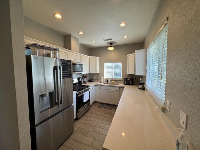 1650 N Olive Ave, Turlock, CA 95382