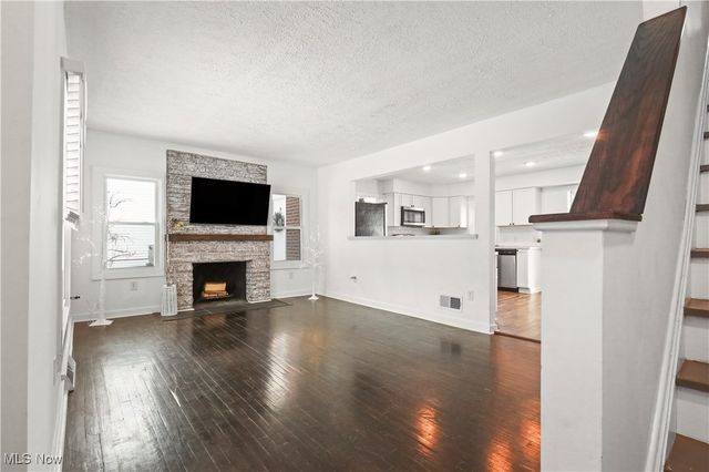 34549 Detroit Road, Avon, OH 44011