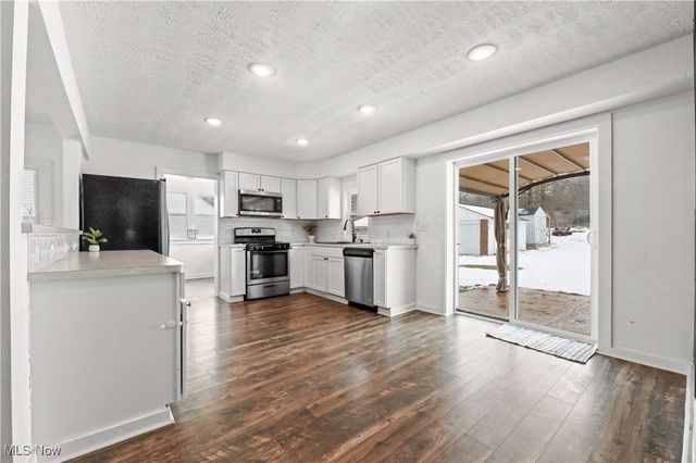 34549 Detroit Road, Avon, OH 44011