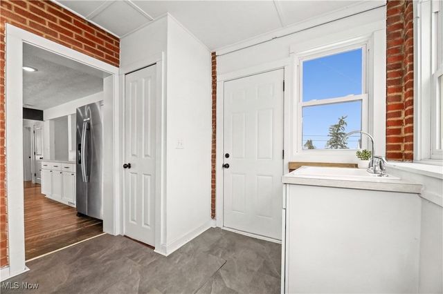 34549 Detroit Road, Avon, OH 44011