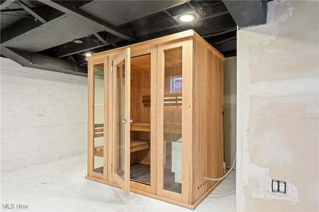 34549 Detroit Road, Avon, OH 44011